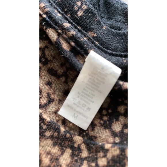 🎃🎃🎃🎃comfy tee. - Picture 4 of 4